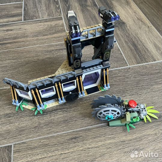 Lego 76103 Corvus Glaive Thresher Attack