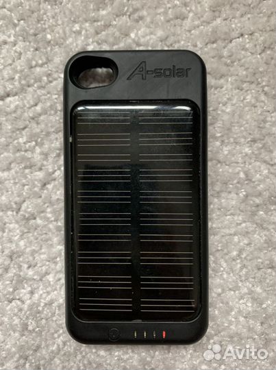 Зарядка-чехол на солнечной батарее для iPhone 4