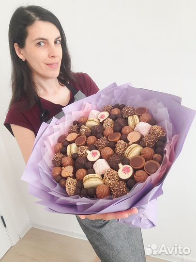 Букеты из клубники в шоколаде, конфет