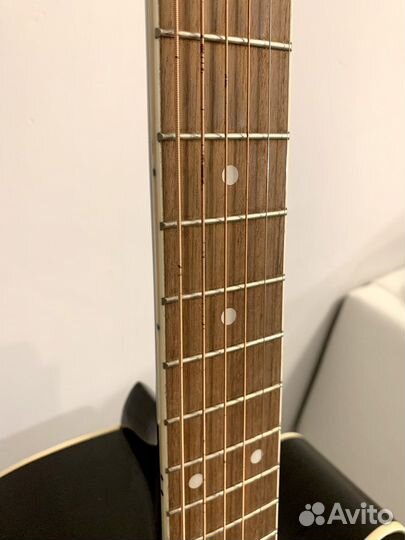 Акустическая гитара