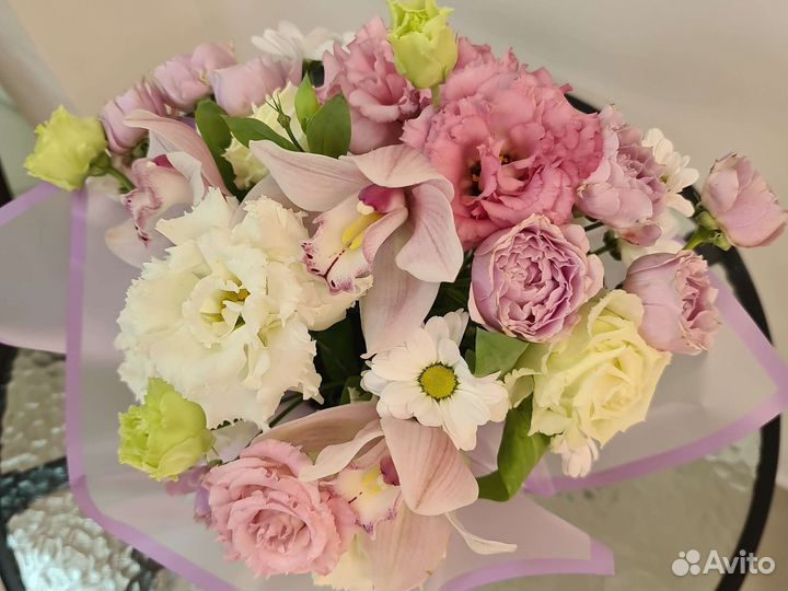 Цветы в шляпной коробке