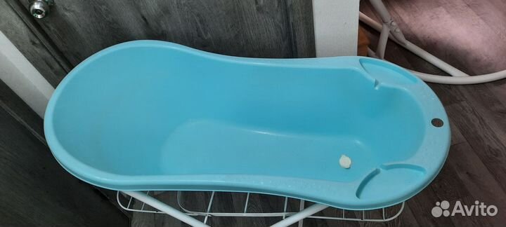 Ванночка для купания с подставкой