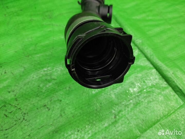 Патрубок радиатора нижний 2.0 VW Tiguan 2007-2016