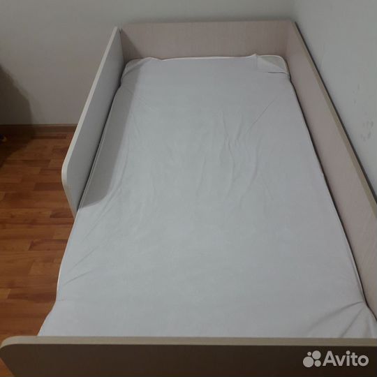 Детская кровать от 3 лет с бортиками