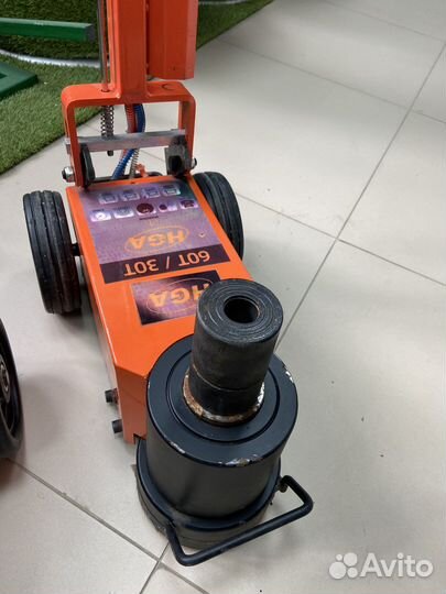 Домкрат гидравлический подкатной HGA