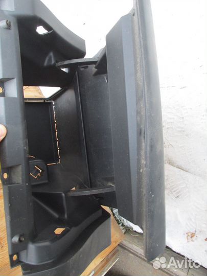 Бардачек Nissan Leaf aze0 цвет черный