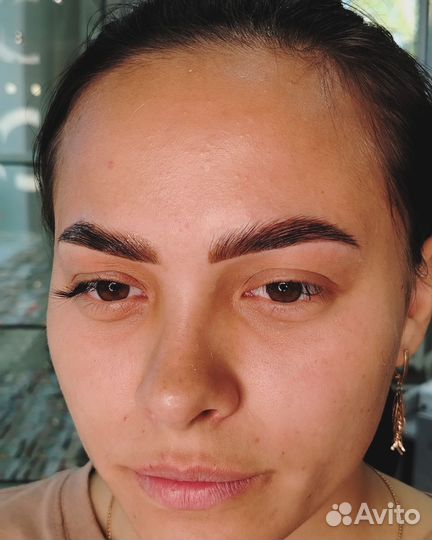 Мастер бровист брови