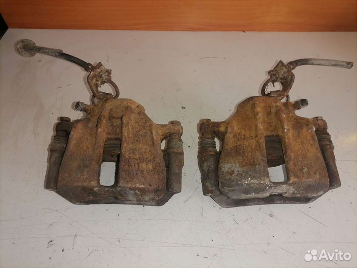 Суппорта, тормозные диски Volkswagen Passat B3