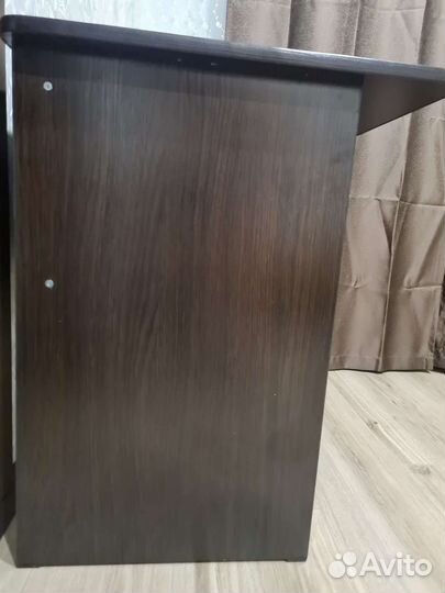 Письменный стол