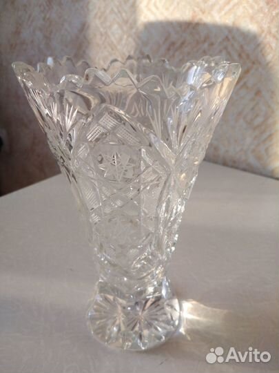 Ваза для цветов хрустальная