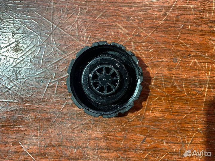 Крышка заливной горловины масла Land Rover 368DT