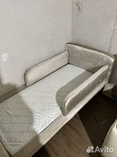 Детская кровать IKEA маммут с матрасом