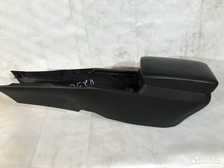 Подлокотник Acura TSX