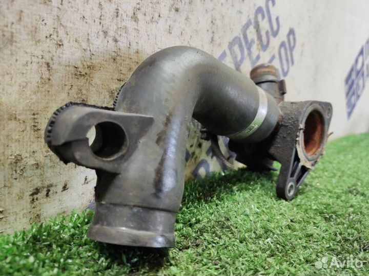 Фланец системы охлаждения Audi A4 B6 седан 1.8 BFB