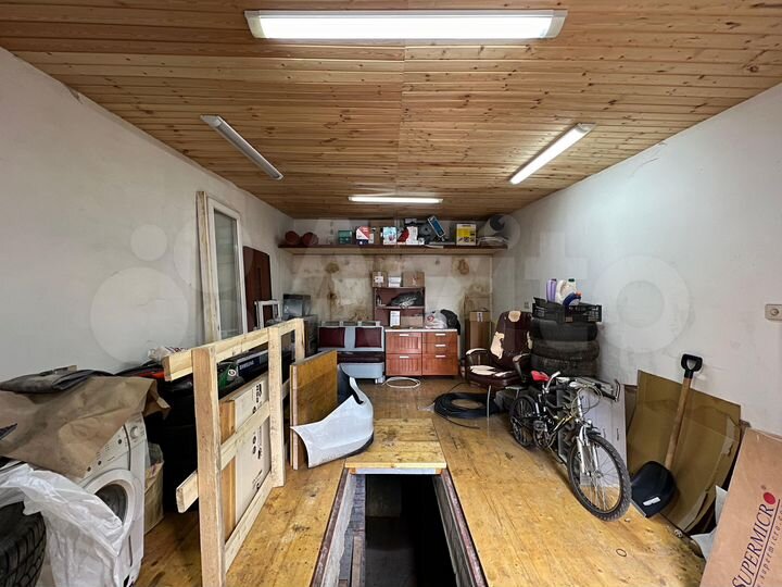 Гараж, > 30 м²