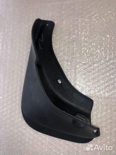 Брызговик пер лев toyota corolla E10 7662219215