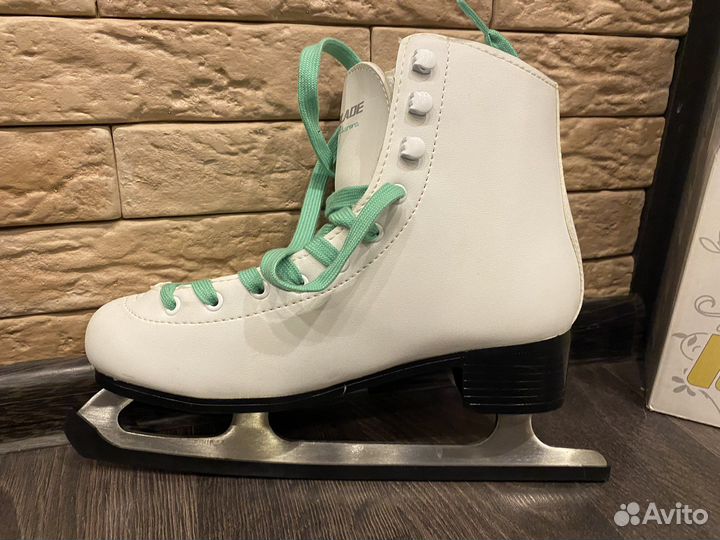 Фигурные коньки Ice Blade Aurora р-р 37