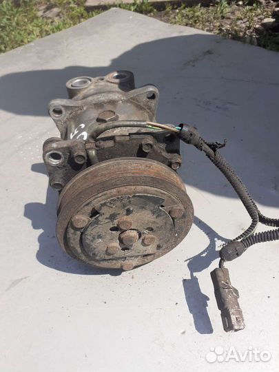 Компрессор кондиционера Volkswagen Passat B5