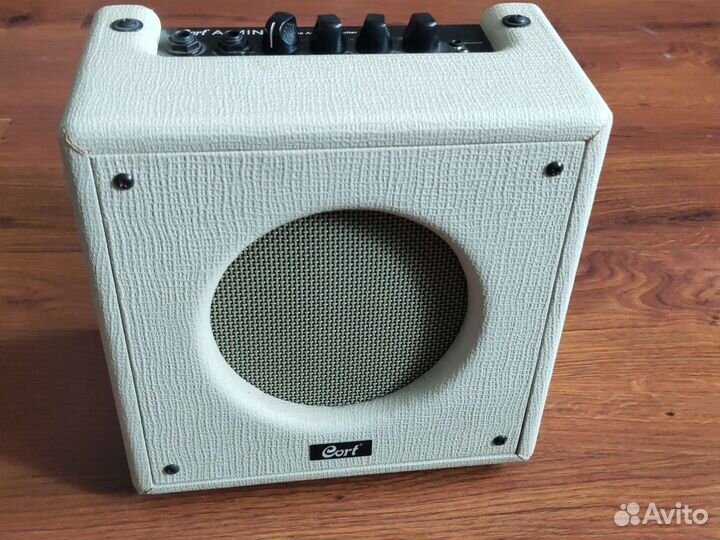 Гитарный комбоусилитель Cort a-mini