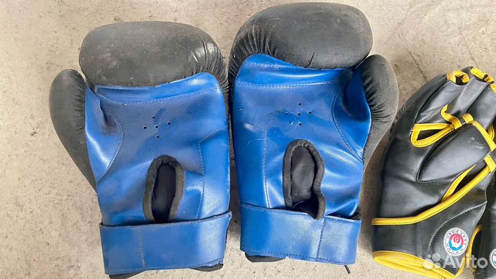 Боксерские перчатки