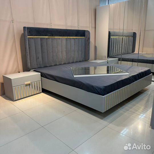 Спальный гарнитур