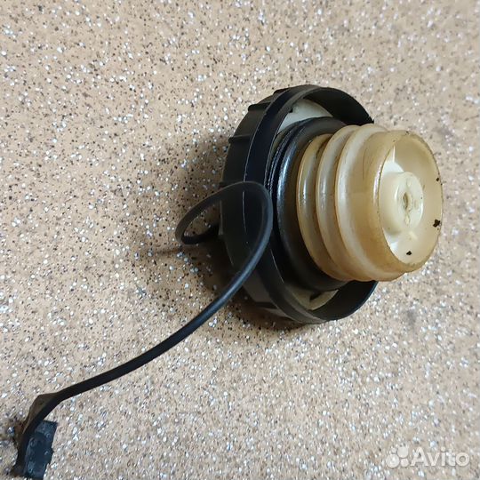 Крышка топливного бака Субару Легаси 2