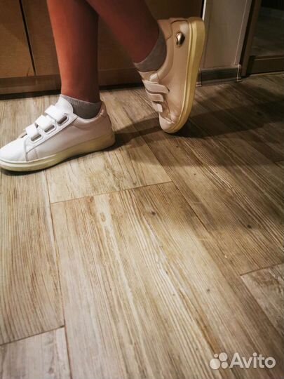 Кроссовки для девочки