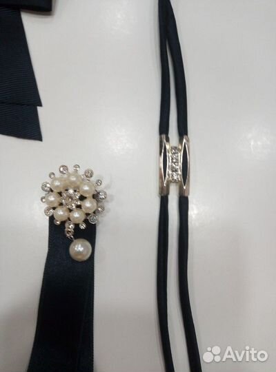 Брошки,пояс. Все новое