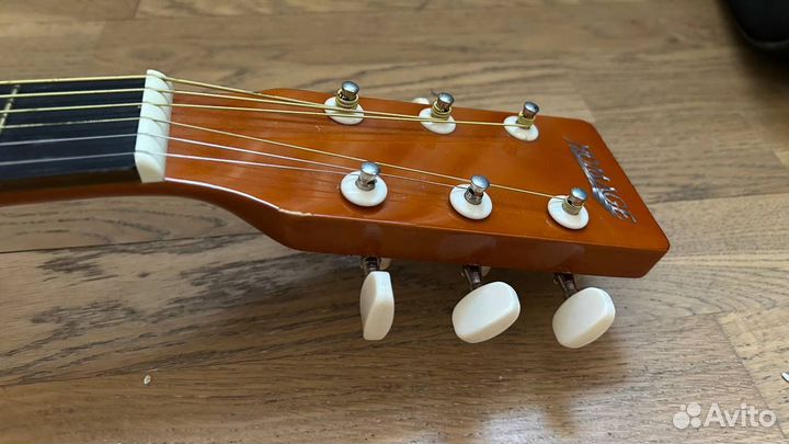 Классическая гитара шестиструнная