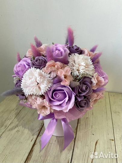 Композиция из мыльных цветов