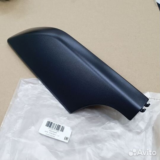 Крышка заглушка задняя правая рейлинг Шевроле Нива