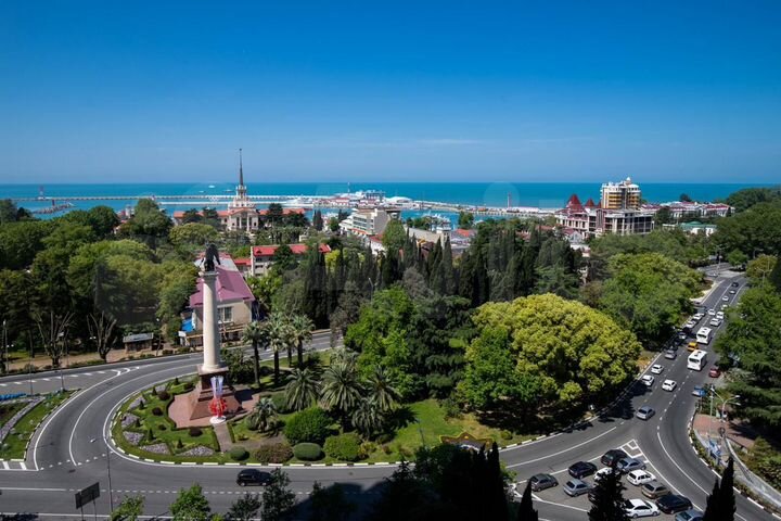 3-к. квартира, 150 м², 8/13 эт.