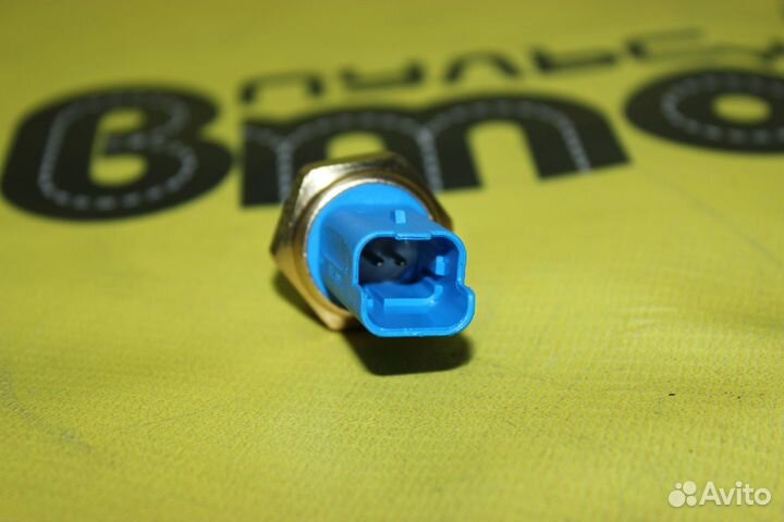 Датчик заднего хода Рено Логан, Сандеро, Ларгус