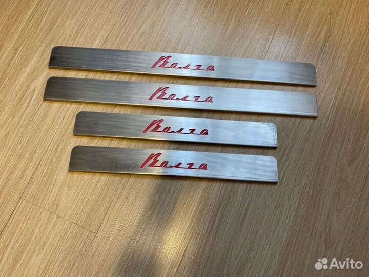 Накладки на пороги Волга