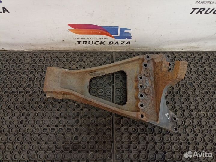 Кронштейн реактивной тяги левый