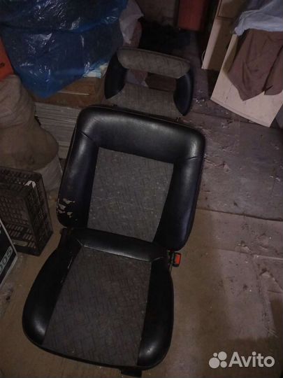 Сиденья на audi 100 с3