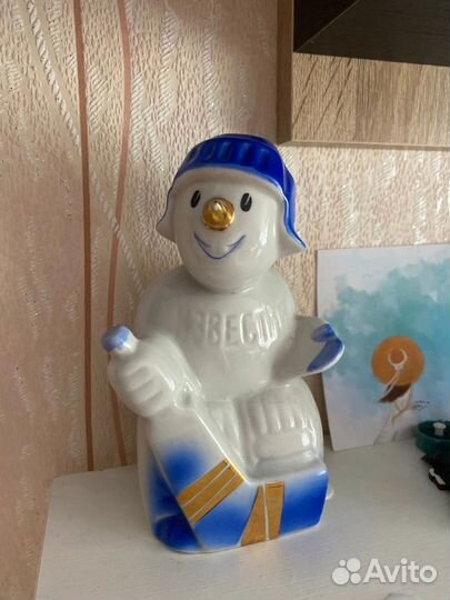 Снеговик - хоккеист. Фарфор Дулево. 1980гг