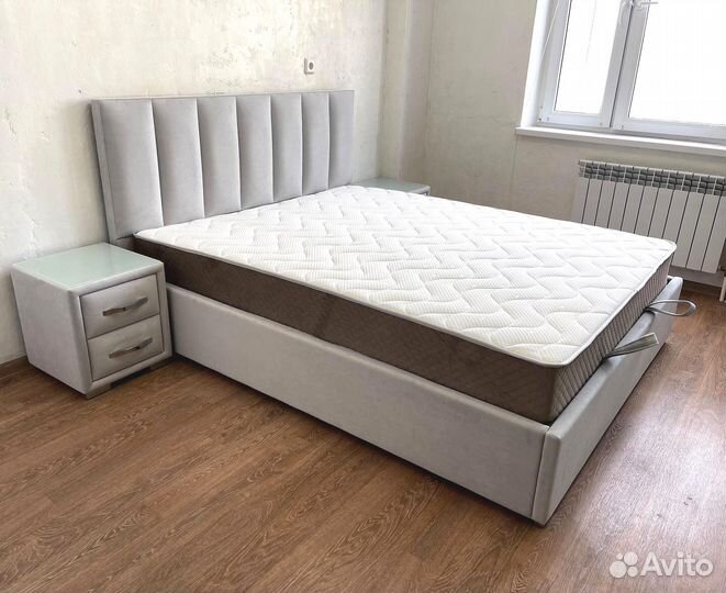 Кровать с изголовьем