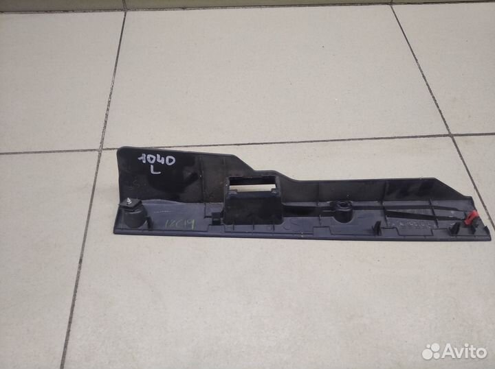 Накладка (кузов внутри) Hi Lux 2015