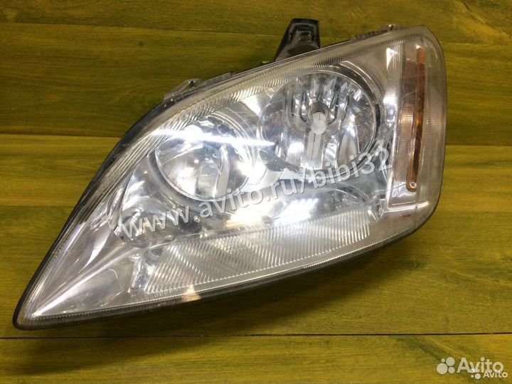 Передняя левая фара Ford c-max