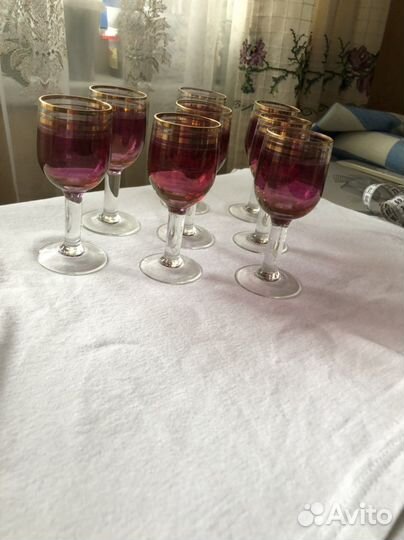 Рюмка из марганцевого стекла