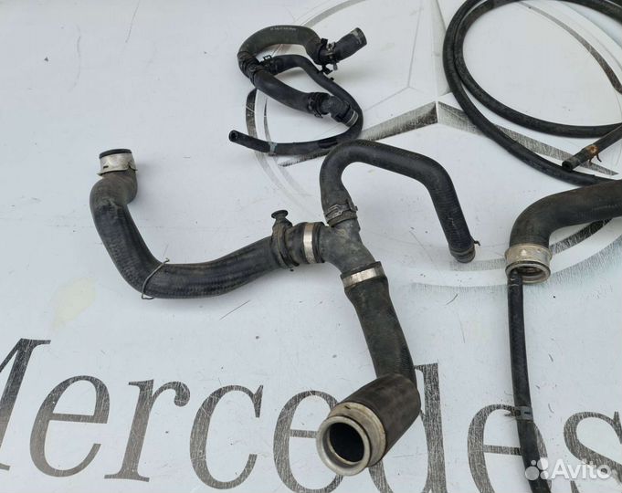 Патрубок системы охлаждения Mercedes W203