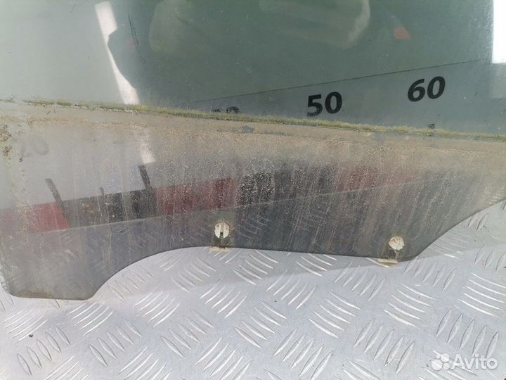 Стекло двери задней левой Hyundai Terracan рест