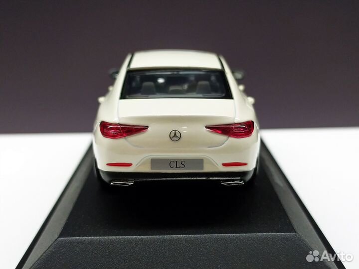 1:43 Mercedes CLS