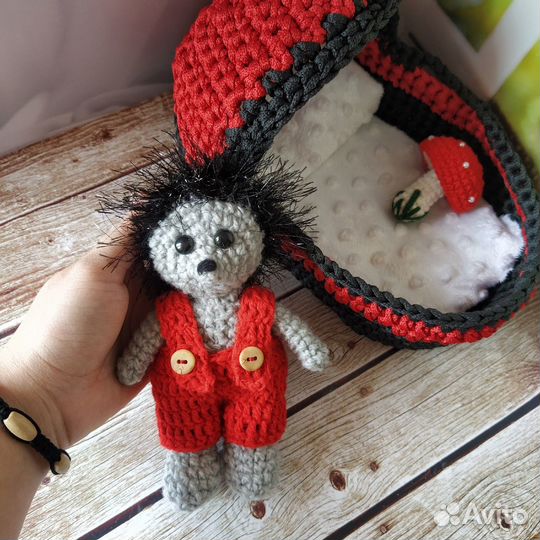 Ежик игрушка и люлька