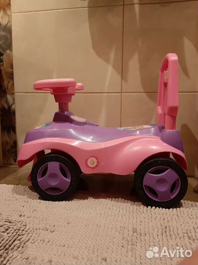 Машинка каталка толокар