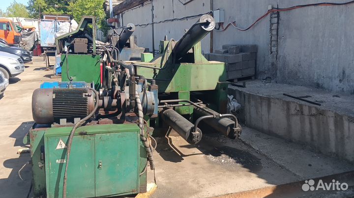 Пресс пакетировочный для металлолома Y81-250B