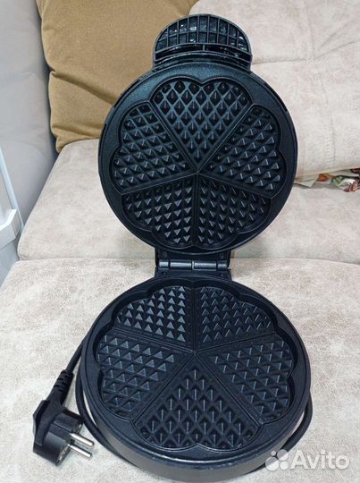 Вафельница электрическая Clatronic WA 3492