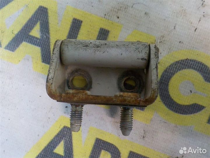 Петля двери багажника Hyundai Santa Fe (SM) 2000