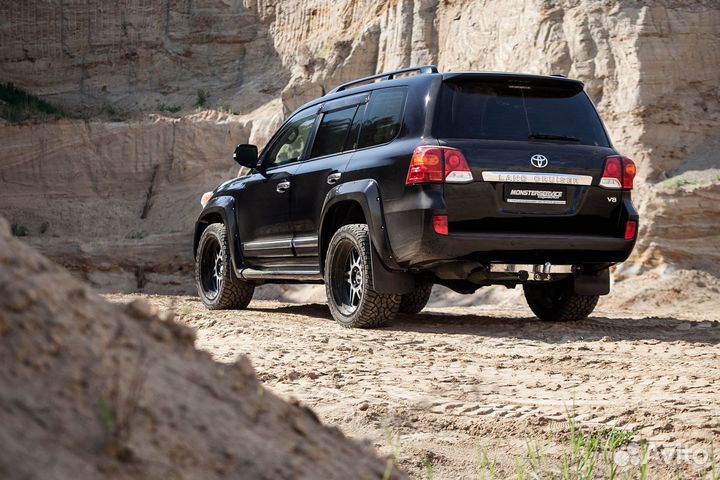 Расширители арок Land Cruiser 200 2013-2015